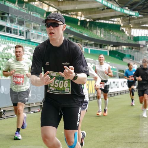 13.09.2026 - 21. swb-Marathon Bremen Michael Burmester http://msf.ph/oto/10435452 13.09.2026 13:05:26 Laufen im Stadion 109, 178, 217, 244, 323, 394, 430, 454, 534, 536, 565, 647, 784, 891, 900, 1073, 1239, 1243, 1274, 1307, 1308, 1373, 1380, 1456, 1533, 1581, 1627, 1653, 1656, 1687, 1780, 1914, 1932, 1941, 2023, 2076, 2089, 2126, 2241, 2244, 2265, 2301, 2310, 2355, 2369, 2393, 2430, 2452, 2464, 2602, 2723, 2742, 2764, 2867, 2872, 2891, 2910, 2919, 2957, 2959, 2985, 3028, 3030, 3115, 3217, 3278, 3320, 3343, 3419, 3425, 3444, 3485, 3521, 3796, 3909, 242 meine-sportfotos.de