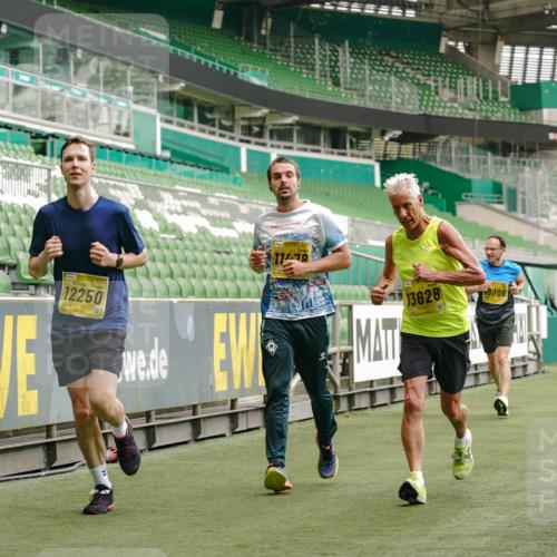 13.09.2026 - 21. swb-Marathon Bremen Michael Burmester http://msf.ph/oto/10435473 13.09.2026 10:25:50 Laufen im Stadion 10143, 10210, 10214, 10228, 10312, 10318, 10328, 10336, 10337, 10342, 10346, 10352, 10358, 10398, 10436, 10445, 10447, 10454, 10456, 10536, 10593, 10632, 10735, 10742, 10775, 10806, 10816, 10861, 10866, 10987, 10988, 11015, 11019, 11020, 11088, 11108, 11130, 11155, 11187, 11199, 11209, 11232, 11265, 11279, 11312, 11375, 11442, 11447, 11468, 11527, 11607, 11615, 11630, 11632, 11704, 11758, 11826, 11948, 12281, 12406, 12426, 12525, 13585 meine-sportfotos.de