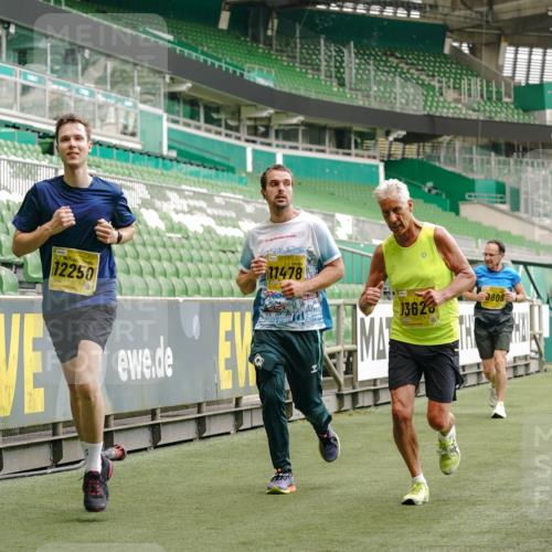 13.09.2026 - 21. swb-Marathon Bremen Michael Burmester http://msf.ph/oto/10435492 13.09.2026 10:25:50 Laufen im Stadion 10143, 10210, 10214, 10228, 10312, 10318, 10328, 10336, 10337, 10342, 10346, 10352, 10358, 10398, 10436, 10445, 10447, 10454, 10456, 10536, 10593, 10632, 10735, 10742, 10775, 10806, 10816, 10861, 10866, 10987, 10988, 11015, 11019, 11020, 11088, 11108, 11130, 11155, 11187, 11199, 11209, 11232, 11265, 11279, 11312, 11375, 11442, 11447, 11468, 11527, 11607, 11615, 11630, 11632, 11704, 11758, 11826, 11948, 12281, 12406, 12426, 12525, 13585 meine-sportfotos.de