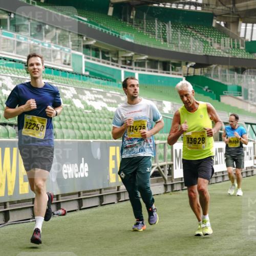 13.09.2026 - 21. swb-Marathon Bremen Michael Burmester http://msf.ph/oto/10435509 13.09.2026 10:25:51 Laufen im Stadion 10143, 10210, 10214, 10228, 10312, 10318, 10328, 10336, 10337, 10342, 10346, 10352, 10358, 10398, 10436, 10445, 10447, 10454, 10456, 10536, 10593, 10632, 10735, 10742, 10775, 10806, 10816, 10861, 10866, 10987, 10988, 11015, 11019, 11020, 11088, 11108, 11130, 11135, 11155, 11187, 11199, 11209, 11232, 11265, 11279, 11312, 11375, 11442, 11447, 11468, 11527, 11607, 11615, 11630, 11632, 11704, 11758, 11826, 11948, 12281, 12406, 12426, 12525, 13585 meine-sportfotos.de