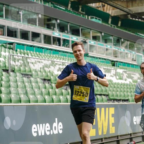 13.09.2026 - 21. swb-Marathon Bremen Michael Burmester http://msf.ph/oto/10435529 13.09.2026 10:25:51 Laufen im Stadion 10143, 10210, 10214, 10228, 10312, 10318, 10328, 10336, 10337, 10342, 10346, 10352, 10358, 10398, 10436, 10445, 10447, 10454, 10456, 10536, 10593, 10632, 10735, 10742, 10775, 10806, 10816, 10861, 10866, 10987, 10988, 11015, 11019, 11020, 11088, 11108, 11130, 11135, 11155, 11187, 11199, 11209, 11232, 11265, 11279, 11312, 11375, 11442, 11447, 11468, 11527, 11607, 11615, 11630, 11632, 11704, 11758, 11826, 11948, 12281, 12406, 12426, 12525, 13585 meine-sportfotos.de
