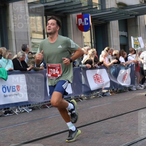 13.09.2026 - 21. swb-Marathon Bremen Strokosch-Dieckow http://msf.ph/oto/10435567 13.09.2026 13:14:01 Ziel 107, 235, 376, 469, 1043, 1125, 1492, 1542, 1814, 1998, 2043, 2084, 2203, 2913, 2922, 3085, 3545, 4452, 4728, 5794, 5836, 5986, 6130, 6145, 6506, 7029, 7117, 7591, 7659, 7826, 7963, 8456, 8886, 8919, 9783, 9868, 524, 670, 683, 1433, 1613, 1704, 1707, 1937, 2422, 2701, 2824, 3236, 3413, 5443, 5593, 5610, 6451, 7210, 7283, 7435, 7707, 8118, 8886, 9426, 9635, 9884, 10105, 13099 meine-sportfotos.de