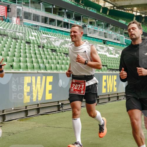 13.09.2026 - 21. swb-Marathon Bremen Michael Burmester http://msf.ph/oto/10435609 13.09.2026 13:05:28 Laufen im Stadion 109, 178, 217, 244, 287, 323, 394, 430, 454, 534, 536, 565, 578, 647, 784, 891, 900, 1073, 1239, 1243, 1274, 1307, 1308, 1373, 1380, 1456, 1533, 1581, 1627, 1653, 1656, 1687, 1780, 1914, 1932, 1941, 2023, 2076, 2089, 2126, 2241, 2244, 2265, 2301, 2310, 2355, 2369, 2393, 2430, 2452, 2464, 2602, 2723, 2742, 2764, 2867, 2872, 2891, 2910, 2919, 2957, 2959, 2985, 3028, 3030, 3115, 3217, 3278, 3320, 3343, 3419, 3425, 3444, 3485, 3521, 3796, 3909 meine-sportfotos.de
