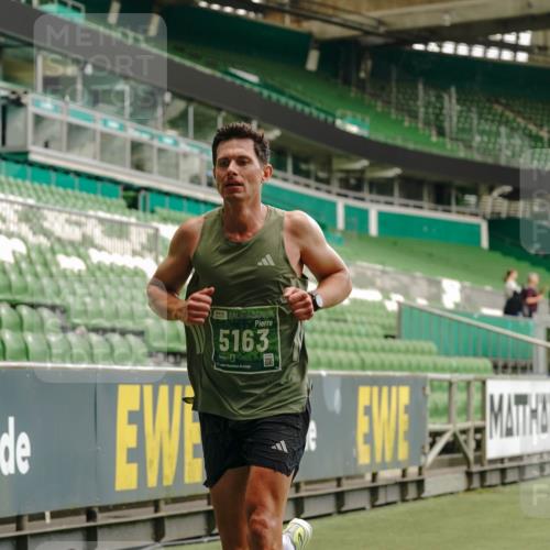 13.09.2026 - 21. swb-Marathon Bremen Michael Burmester http://msf.ph/oto/10435687 13.09.2026 12:38:06 Laufen im Stadion 277, 346, 466, 658, 895, 901, 1090, 1118, 1248, 1320, 1323, 1385, 1472, 1485, 1583, 1587, 1604, 1754, 1911, 2073, 2141, 2352, 2585, 2670, 3080, 3606, 3617, 5160, 6112, 7244, 7650, 8077, 8081, 8729, 9399, 9522, 9617, 250, 272, 299, 525, 919, 1089, 1212, 1875, 2072, 5428 meine-sportfotos.de