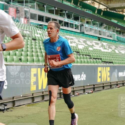 13.09.2026 - 21. swb-Marathon Bremen Michael Burmester http://msf.ph/oto/10435724 13.09.2026 13:05:31 Laufen im Stadion 109, 178, 217, 244, 287, 323, 394, 430, 454, 534, 536, 565, 578, 613, 647, 784, 891, 900, 1073, 1239, 1243, 1274, 1307, 1308, 1373, 1380, 1456, 1533, 1581, 1627, 1656, 1687, 1780, 1914, 1932, 1941, 2023, 2076, 2089, 2126, 2241, 2244, 2265, 2301, 2310, 2355, 2369, 2393, 2430, 2452, 2464, 2602, 2723, 2742, 2764, 2867, 2872, 2891, 2910, 2919, 2957, 2959, 2985, 3028, 3030, 3115, 3217, 3278, 3320, 3343, 3419, 3425, 3444, 3485, 3521, 3796, 3909 meine-sportfotos.de