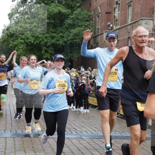 13.09.2026 - Kiel Lauf Yannick Fuchs http://msf.ph/oto/10435740 13.09.2026 09:49:50 Ziel 2066, 2110, 2366, 2976, 3571, 3687, 4067, 4125, 6359, 6658, 6706, 6707, 7606, 7641, 7884, 7937, 8128, 10105, 10159, 10229, 10565, 10990, 12045, 12047, 12560, 12749, 784, 2065, 2115, 2327, 2626, 2919, 3785, 4173, 4363, 4364, 4376, 4711, 4962, 5404, 8617, 8869, 9944, 10145, 11973, 12492, 12632, 639, 951, 1033, 1796, 3042, 3602, 3914, 4856, 5619, 5791, 7142, 7864, 8584, 8585, 8589, 8790, 8890, 9122, 9780, 10074, 10108, 10178, 10487, 10491, 12462 meine-sportfotos.de