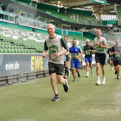 13.09.2026 - 21. swb-Marathon Bremen Michael Burmester http://msf.ph/oto/10435771 13.09.2026 13:05:33 Laufen im Stadion 109, 178, 217, 244, 287, 323, 394, 430, 454, 534, 536, 565, 578, 613, 647, 784, 891, 900, 1073, 1239, 1243, 1274, 1307, 1308, 1373, 1380, 1456, 1533, 1574, 1581, 1627, 1656, 1687, 1780, 1909, 1914, 1932, 1941, 2023, 2076, 2089, 2126, 2241, 2244, 2265, 2301, 2310, 2355, 2369, 2393, 2430, 2452, 2464, 2602, 2723, 2742, 2764, 2867, 2872, 2910, 2919, 2957, 2959, 2985, 3028, 3030, 3115, 3217, 3278, 3320, 3343, 3419, 3425, 3444, 3485, 3521, 3796, 3909 meine-sportfotos.de