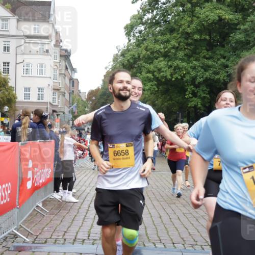 13.09.2026 - Kiel Lauf Yannick Fuchs http://msf.ph/oto/10435777 13.09.2026 09:49:52 Ziel 2066, 2110, 2366, 2976, 3571, 3687, 4067, 4125, 5791, 6359, 6658, 6706, 6707, 7606, 7641, 7884, 7937, 8128, 10105, 10159, 10178, 10229, 10565, 10990, 12047, 12462, 12560, 12749, 784, 2065, 2110, 2327, 2366, 2919, 3785, 4067, 4173, 4363, 4364, 4376, 4711, 4962, 5404, 7641, 8128, 8869, 9944, 10145, 11973, 12045, 12492, 12632, 639, 951, 1033, 1796, 3042, 3602, 3914, 4856, 5619, 7142, 7864, 8584, 8585, 8589, 8790, 8890, 9122, 9683, 9780, 10074, 10108, 10487, 10491, 10548 meine-sportfotos.de