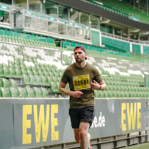13.09.2026 - 21. swb-Marathon Bremen Michael Burmester http://msf.ph/oto/10435816 13.09.2026 10:25:59 Laufen im Stadion 10143, 10210, 10214, 10228, 10312, 10318, 10328, 10336, 10337, 10342, 10346, 10352, 10358, 10398, 10436, 10445, 10447, 10454, 10456, 10464, 10536, 10541, 10583, 10593, 10632, 10735, 10742, 10775, 10806, 10807, 10816, 10861, 10866, 10987, 10988, 11015, 11019, 11020, 11088, 11108, 11130, 11135, 11155, 11187, 11199, 11209, 11232, 11265, 11279, 11312, 11375, 11442, 11447, 11468, 11527, 11607, 11615, 11630, 11632, 11704, 11758, 11826, 11948, 12281, 12406, 12426 meine-sportfotos.de