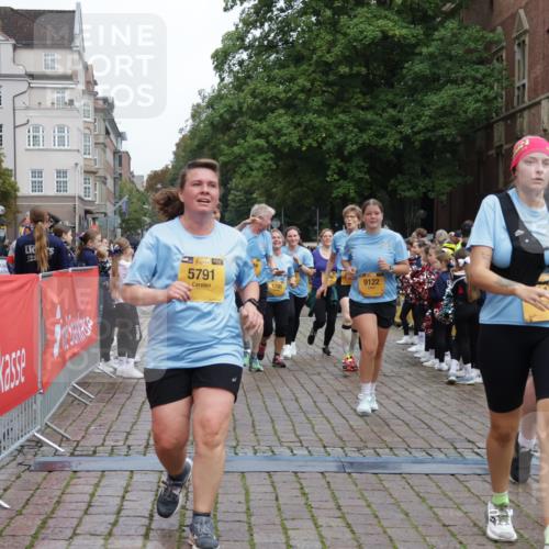 13.09.2026 - Kiel Lauf Yannick Fuchs http://msf.ph/oto/10435879 13.09.2026 09:50:01 Ziel 639, 951, 1033, 1796, 3042, 3602, 3914, 4856, 5791, 6706, 6707, 7142, 7937, 8584, 8585, 8589, 8790, 8890, 9122, 9780, 10074, 10178, 11565, 11814, 12047, 12462, 2065, 2066, 2110, 2366, 2976, 3571, 3687, 4067, 4125, 4363, 4376, 6359, 6658, 7606, 7641, 7884, 8128, 9944, 10105, 10159, 10229, 10565, 10990, 11973, 12045, 12492, 12560, 12749, 1366, 5184, 5254, 5535, 5619, 7864, 8023, 8042, 9683, 9793, 10108, 10487, 10491, 10548, 2327, 2919 meine-sportfotos.de
