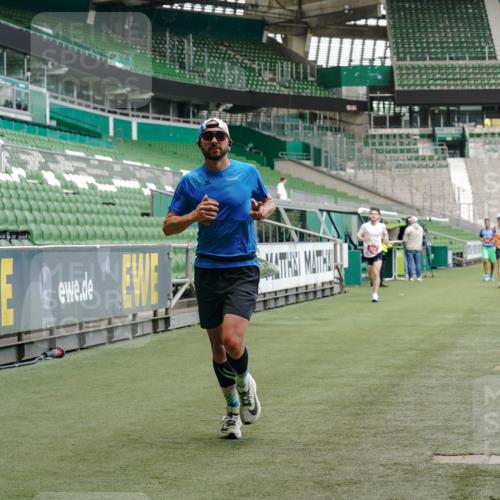13.09.2026 - 21. swb-Marathon Bremen Michael Burmester http://msf.ph/oto/10435925 13.09.2026 12:38:31 Laufen im Stadion 277, 346, 466, 658, 895, 901, 1090, 1118, 1248, 1320, 1323, 1385, 1472, 1576, 1587, 1604, 1717, 1751, 1754, 1758, 1795, 1800, 1911, 2141, 2352, 2585, 2670, 3080, 3606, 5160, 5163, 5912, 6112, 7650, 8077, 8081, 8467, 8729, 9399, 9522, 9617, 250, 272, 299, 919, 1089, 1550, 1875, 4232, 7692 meine-sportfotos.de
