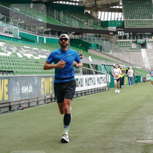 13.09.2026 - 21. swb-Marathon Bremen Michael Burmester http://msf.ph/oto/10435937 13.09.2026 12:38:31 Laufen im Stadion 277, 346, 466, 658, 895, 901, 1090, 1118, 1248, 1320, 1323, 1385, 1472, 1576, 1587, 1604, 1717, 1751, 1754, 1758, 1795, 1800, 1911, 2141, 2352, 2585, 2670, 3080, 3606, 5160, 5163, 5912, 6112, 7650, 8077, 8081, 8467, 8729, 9399, 9522, 9617, 250, 272, 299, 919, 1089, 1550, 1875, 4232, 7692 meine-sportfotos.de