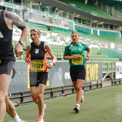 13.09.2026 - 21. swb-Marathon Bremen Michael Burmester http://msf.ph/oto/10436019 13.09.2026 10:26:05 Laufen im Stadion 10143, 10210, 10214, 10228, 10312, 10318, 10328, 10336, 10337, 10342, 10346, 10352, 10358, 10398, 10436, 10445, 10447, 10454, 10456, 10464, 10504, 10536, 10541, 10583, 10593, 10632, 10735, 10742, 10775, 10806, 10807, 10816, 10861, 10866, 10873, 10987, 10988, 11015, 11019, 11020, 11088, 11108, 11130, 11135, 11155, 11187, 11199, 11209, 11232, 11265, 11279, 11312, 11375, 11442, 11447, 11468, 11527, 11607, 11615, 11704, 11758, 11948, 12281, 12406, 12426 meine-sportfotos.de