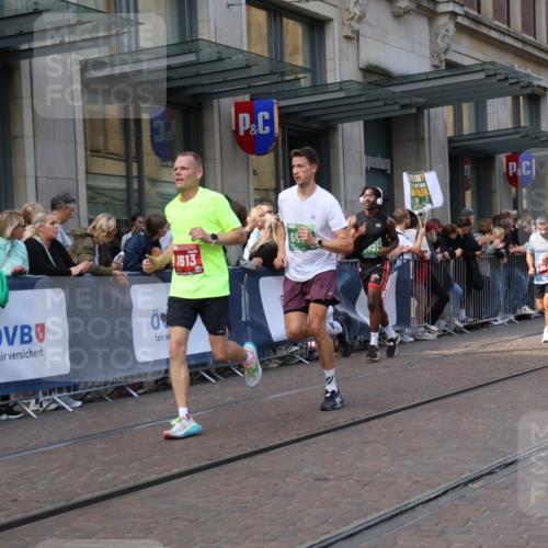 13.09.2026 - 21. swb-Marathon Bremen Strokosch-Dieckow http://msf.ph/oto/10436037 13.09.2026 13:14:16 Ziel 199, 376, 469, 615, 616, 1043, 1125, 1455, 1492, 1814, 2251, 2847, 2971, 2997, 3012, 3085, 3545, 3821, 3834, 4097, 4246, 4452, 4586, 4685, 5239, 5794, 5836, 5962, 6130, 6506, 7117, 7251, 7782, 7826, 8366, 8456, 9242, 9868, 10016, 107, 235, 1433, 1542, 1613, 1998, 2043, 2084, 2203, 2701, 2824, 2913, 2922, 3545, 4728, 5593, 5610, 5986, 6145, 7029, 7435, 7591, 7659, 7963, 8118, 8886, 8919, 9426, 9783, 10105 meine-sportfotos.de