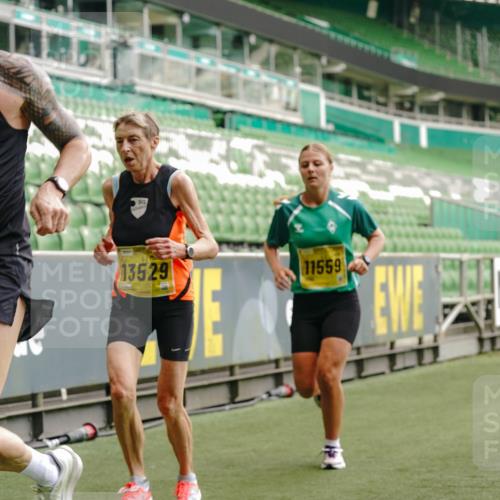 13.09.2026 - 21. swb-Marathon Bremen Michael Burmester http://msf.ph/oto/10436042 13.09.2026 10:26:05 Laufen im Stadion 10143, 10210, 10214, 10228, 10312, 10318, 10328, 10336, 10337, 10342, 10346, 10352, 10358, 10398, 10436, 10445, 10447, 10454, 10456, 10464, 10504, 10536, 10541, 10583, 10593, 10632, 10735, 10742, 10775, 10806, 10807, 10816, 10861, 10866, 10873, 10987, 10988, 11015, 11019, 11020, 11088, 11108, 11130, 11135, 11155, 11187, 11199, 11209, 11232, 11265, 11279, 11312, 11375, 11442, 11447, 11468, 11527, 11607, 11615, 11704, 11758, 11948, 12281, 12406, 12426 meine-sportfotos.de