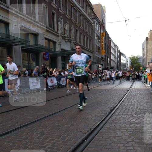 13.09.2026 - 21. swb-Marathon Bremen Strokosch-Dieckow http://msf.ph/oto/10436045 13.09.2026 13:14:17 Ziel 199, 376, 469, 615, 616, 1043, 1125, 1455, 1492, 1814, 2251, 2847, 2971, 2997, 3012, 3085, 3175, 3821, 3834, 4097, 4246, 4452, 4586, 4685, 5239, 5794, 5836, 5962, 6130, 6506, 7117, 7251, 7782, 7826, 8366, 8456, 9242, 9868, 10016, 107, 235, 1433, 1542, 1613, 1998, 2043, 2084, 2203, 2701, 2824, 2913, 2922, 3545, 4452, 4728, 5593, 5610, 5986, 6145, 7029, 7435, 7591, 7659, 7963, 8118, 8886, 8919, 9426, 9783, 10105 meine-sportfotos.de