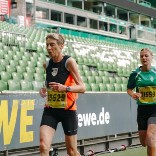 13.09.2026 - 21. swb-Marathon Bremen Michael Burmester http://msf.ph/oto/10436078 13.09.2026 10:26:06 Laufen im Stadion 10143, 10210, 10214, 10228, 10312, 10318, 10319, 10336, 10337, 10342, 10346, 10352, 10358, 10398, 10436, 10445, 10447, 10454, 10456, 10464, 10504, 10536, 10541, 10583, 10593, 10632, 10735, 10742, 10775, 10806, 10807, 10816, 10861, 10866, 10873, 10987, 10988, 10992, 11015, 11019, 11020, 11088, 11108, 11130, 11135, 11155, 11187, 11199, 11209, 11232, 11265, 11279, 11312, 11375, 11442, 11447, 11468, 11527, 11607, 11615, 11704, 11758, 11948, 12281, 12406, 12426 meine-sportfotos.de