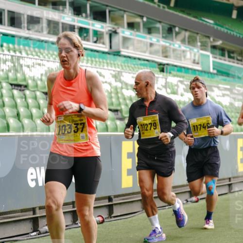 13.09.2026 - 21. swb-Marathon Bremen Michael Burmester http://msf.ph/oto/10436120 13.09.2026 10:26:08 Laufen im Stadion 10143, 10210, 10214, 10228, 10312, 10318, 10319, 10336, 10337, 10342, 10346, 10352, 10358, 10398, 10436, 10445, 10447, 10454, 10456, 10464, 10504, 10536, 10541, 10583, 10593, 10632, 10735, 10742, 10775, 10806, 10807, 10816, 10861, 10866, 10873, 10987, 10988, 10992, 11015, 11019, 11020, 11063, 11088, 11108, 11130, 11135, 11155, 11187, 11199, 11209, 11232, 11265, 11279, 11312, 11375, 11447, 11468, 11527, 11607, 11615, 11704, 11758, 11948, 12281, 12406, 12426 meine-sportfotos.de