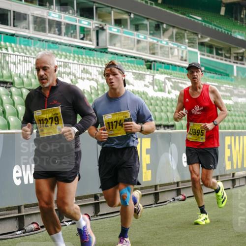 13.09.2026 - 21. swb-Marathon Bremen Michael Burmester http://msf.ph/oto/10436168 13.09.2026 10:26:08 Laufen im Stadion 10143, 10210, 10214, 10228, 10312, 10318, 10319, 10336, 10337, 10342, 10346, 10352, 10358, 10398, 10436, 10445, 10447, 10454, 10456, 10464, 10504, 10536, 10541, 10583, 10593, 10632, 10735, 10742, 10775, 10806, 10807, 10816, 10861, 10866, 10873, 10987, 10988, 10992, 11015, 11019, 11020, 11063, 11088, 11108, 11130, 11135, 11155, 11187, 11199, 11209, 11232, 11265, 11279, 11312, 11375, 11447, 11468, 11527, 11607, 11615, 11704, 11758, 11948, 12281, 12406, 12426 meine-sportfotos.de