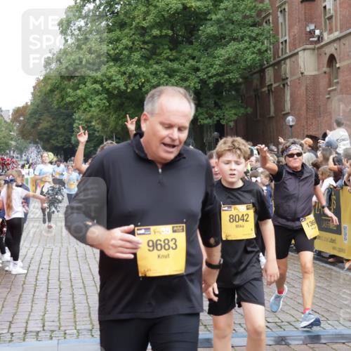 13.09.2026 - Kiel Lauf Yannick Fuchs http://msf.ph/oto/10436172 13.09.2026 09:50:17 Ziel 1366, 5184, 5254, 5535, 5619, 7864, 8023, 8042, 9549, 9683, 9793, 10108, 10487, 10491, 10548, 10653, 639, 951, 1033, 1796, 2066, 2110, 2366, 2976, 3042, 3571, 3602, 3687, 3914, 4067, 4125, 4856, 5791, 6359, 6658, 6706, 6707, 7142, 7606, 7641, 7884, 7937, 8128, 8584, 8585, 8589, 8790, 8890, 9122, 9780, 10074, 10105, 10159, 10178, 10229, 10565, 10990, 11565, 11814, 12047, 12462, 12560, 12749, 1545, 2811, 2816, 3289, 3561, 3698, 4229, 5596, 5851, 8407 meine-sportfotos.de