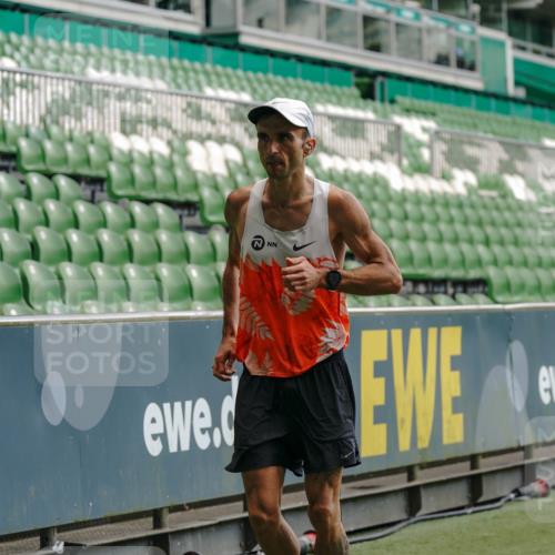 13.09.2026 - 21. swb-Marathon Bremen Michael Burmester http://msf.ph/oto/10436190 13.09.2026 12:38:48 Laufen im Stadion 277, 346, 466, 807, 895, 901, 1090, 1118, 1248, 1320, 1323, 1472, 1576, 1587, 1604, 1717, 1751, 1758, 1795, 1800, 1852, 1911, 2049, 2099, 2141, 2352, 2585, 2670, 3080, 3606, 3744, 5160, 5163, 5912, 6112, 7650, 8077, 8081, 8467, 9399, 9522, 9617, 250, 272, 850, 1089, 1550, 1875, 1993, 4232, 7692, 8075, 13033 meine-sportfotos.de