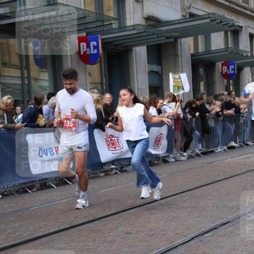 13.09.2026 - 21. swb-Marathon Bremen Strokosch-Dieckow http://msf.ph/oto/10436193 13.09.2026 13:14:21 Ziel 199, 376, 615, 616, 1043, 1125, 1455, 1492, 1748, 1814, 2251, 2847, 2971, 2997, 3012, 3057, 3085, 3175, 3821, 3834, 4097, 4226, 4246, 4569, 4586, 4685, 5239, 5315, 5649, 5794, 5836, 5962, 6130, 6472, 6506, 7117, 7251, 7782, 7826, 8366, 8409, 9242, 9868, 10016, 107, 235, 469, 1433, 1542, 1613, 1998, 2043, 2084, 2203, 2701, 2824, 2913, 2922, 3545, 4452, 4728, 5593, 5610, 5836, 5986, 6145, 7029, 7435, 7591, 7659, 7963, 8118, 8886, 8919, 9783, 10105 meine-sportfotos.de
