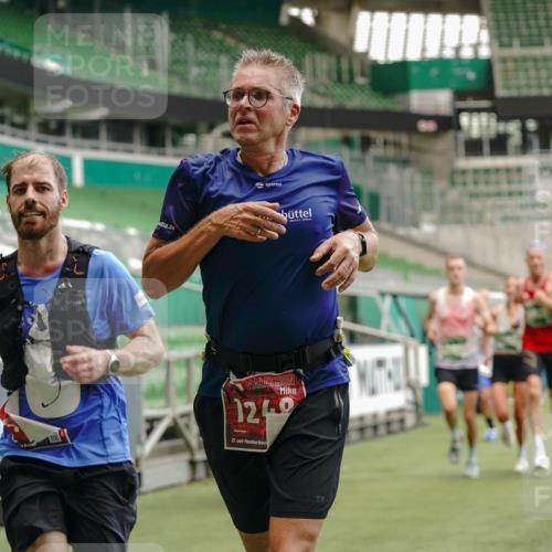 13.09.2026 - 21. swb-Marathon Bremen Michael Burmester http://msf.ph/oto/10436283 13.09.2026 12:38:56 Laufen im Stadion 277, 346, 807, 895, 901, 1090, 1118, 1248, 1320, 1323, 1472, 1576, 1587, 1604, 1717, 1751, 1758, 1795, 1800, 1852, 1911, 2049, 2099, 2141, 2352, 2585, 2670, 3080, 3606, 3744, 5160, 5163, 5912, 6112, 7650, 8077, 8081, 8467, 9399, 9522, 9617, 9630, 250, 272, 365, 850, 1089, 1550, 1875, 1993, 4232, 7692, 8075, 13033 meine-sportfotos.de
