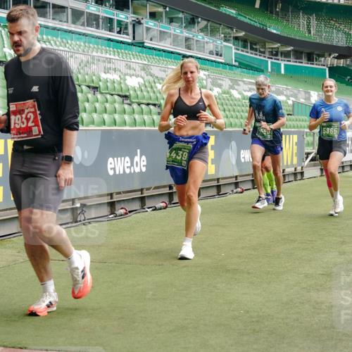 13.09.2026 - 21. swb-Marathon Bremen Michael Burmester http://msf.ph/oto/10436291 13.09.2026 13:05:41 Laufen im Stadion 109, 178, 217, 244, 287, 303, 323, 394, 430, 454, 536, 565, 578, 613, 647, 784, 891, 900, 1073, 1239, 1243, 1274, 1307, 1308, 1365, 1373, 1380, 1456, 1533, 1574, 1581, 1627, 1656, 1687, 1780, 1823, 1909, 1914, 1932, 1941, 2023, 2076, 2089, 2126, 2241, 2244, 2265, 2301, 2310, 2355, 2356, 2369, 2393, 2430, 2452, 2464, 2602, 2723, 2742, 2764, 2867, 2872, 2910, 2919, 2957, 2959, 2985, 3028, 3030, 3115, 3217, 3278, 3320, 3343, 3419, 3444, 3485, 3521, 3796, 3909 meine-sportfotos.de