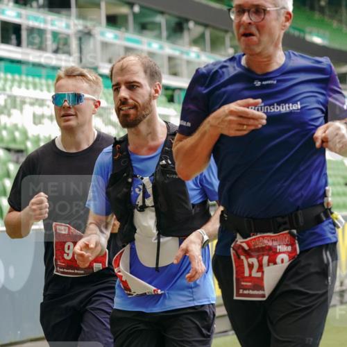 13.09.2026 - 21. swb-Marathon Bremen Michael Burmester http://msf.ph/oto/10436296 13.09.2026 12:38:56 Laufen im Stadion 277, 346, 807, 895, 901, 1090, 1118, 1248, 1320, 1323, 1472, 1576, 1587, 1604, 1717, 1751, 1758, 1795, 1800, 1852, 1911, 2049, 2099, 2141, 2352, 2585, 2670, 3080, 3606, 3744, 5160, 5163, 5912, 6112, 7650, 8077, 8081, 8467, 9399, 9522, 9617, 9630, 250, 272, 365, 850, 1089, 1550, 1875, 1993, 4232, 7692, 8075, 13033 meine-sportfotos.de