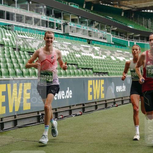 13.09.2026 - 21. swb-Marathon Bremen Michael Burmester http://msf.ph/oto/10436357 13.09.2026 12:39:00 Laufen im Stadion 277, 346, 807, 895, 901, 1090, 1118, 1248, 1320, 1323, 1472, 1508, 1576, 1587, 1604, 1717, 1751, 1758, 1795, 1800, 1852, 1911, 2049, 2099, 2141, 2352, 2670, 3080, 3606, 3744, 5160, 5163, 5912, 6112, 7650, 8077, 8081, 8467, 9399, 9522, 9617, 9630, 13080, 250, 272, 365, 850, 1089, 1288, 1550, 1875, 1993, 4232, 7692, 8075, 13033 meine-sportfotos.de