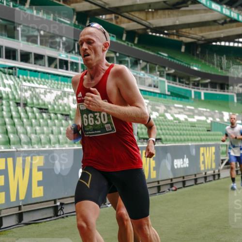 13.09.2026 - 21. swb-Marathon Bremen Michael Burmester http://msf.ph/oto/10436396 13.09.2026 12:39:01 Laufen im Stadion 277, 346, 807, 895, 901, 1090, 1118, 1248, 1320, 1323, 1472, 1508, 1576, 1587, 1604, 1717, 1751, 1758, 1795, 1800, 1852, 1911, 2049, 2099, 2141, 2352, 2670, 3080, 3606, 3744, 5160, 5163, 5912, 6112, 7650, 8077, 8081, 8467, 9399, 9522, 9617, 9630, 13080, 250, 272, 365, 850, 1089, 1288, 1550, 1875, 1993, 4232, 7692, 8075, 13033 meine-sportfotos.de