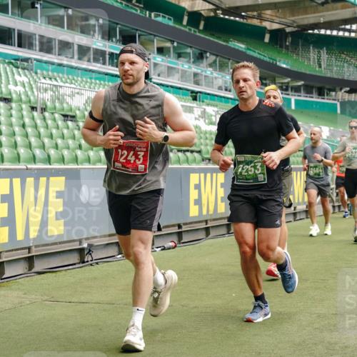 13.09.2026 - 21. swb-Marathon Bremen Michael Burmester http://msf.ph/oto/10436515 13.09.2026 13:05:45 Laufen im Stadion 109, 178, 217, 244, 287, 303, 323, 394, 430, 454, 536, 565, 578, 613, 647, 784, 891, 900, 1073, 1239, 1243, 1274, 1307, 1308, 1365, 1373, 1380, 1456, 1533, 1574, 1581, 1627, 1656, 1687, 1780, 1823, 1909, 1914, 1932, 1941, 2023, 2076, 2089, 2126, 2241, 2244, 2265, 2275, 2301, 2310, 2355, 2356, 2393, 2430, 2452, 2464, 2602, 2723, 2742, 2764, 2867, 2872, 2902, 2910, 2919, 2957, 2959, 2985, 3030, 3115, 3217, 3278, 3320, 3343, 3419, 3444, 3485, 3909 meine-sportfotos.de