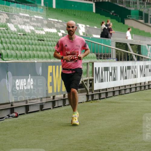 13.09.2026 - 21. swb-Marathon Bremen Michael Burmester http://msf.ph/oto/10436601 13.09.2026 12:39:13 Laufen im Stadion 277, 346, 453, 807, 895, 901, 1118, 1248, 1320, 1323, 1472, 1508, 1576, 1587, 1604, 1717, 1751, 1758, 1795, 1800, 1852, 1911, 2049, 2099, 2141, 2352, 2670, 3080, 3606, 3744, 5160, 5163, 5912, 6112, 6630, 7118, 7650, 8077, 8467, 9399, 9522, 9617, 9630, 10034, 13080, 250, 272, 365, 850, 1288, 1550, 1875, 1993, 4232, 7692, 7768, 8075, 13033 meine-sportfotos.de