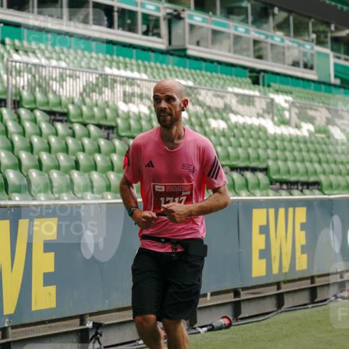 13.09.2026 - 21. swb-Marathon Bremen Michael Burmester http://msf.ph/oto/10436655 13.09.2026 12:39:15 Laufen im Stadion 277, 346, 453, 807, 895, 901, 1118, 1248, 1320, 1323, 1472, 1508, 1540, 1576, 1587, 1604, 1717, 1751, 1758, 1795, 1800, 1852, 1911, 2049, 2099, 2141, 2352, 2670, 3080, 3606, 3744, 5160, 5163, 5912, 6112, 6630, 7118, 7650, 8077, 8467, 9399, 9522, 9617, 9630, 10034, 13080, 365, 850, 1288, 1550, 1875, 1993, 4232, 7692, 7768, 8075, 13033 meine-sportfotos.de