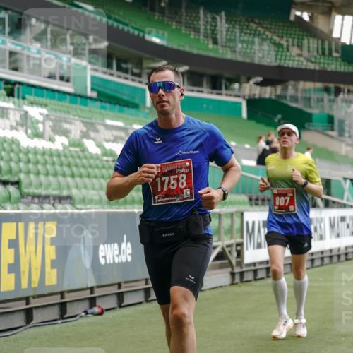 13.09.2026 - 21. swb-Marathon Bremen Michael Burmester http://msf.ph/oto/10436698 13.09.2026 12:39:17 Laufen im Stadion 277, 346, 453, 807, 895, 901, 1118, 1248, 1320, 1323, 1379, 1472, 1508, 1540, 1576, 1587, 1604, 1717, 1751, 1758, 1795, 1800, 1852, 1911, 2049, 2099, 2141, 2352, 2670, 3080, 3606, 3744, 5160, 5163, 5912, 6112, 6630, 7118, 7650, 8077, 8467, 9399, 9522, 9617, 9630, 10034, 13080, 365, 850, 1288, 1550, 1875, 1993, 4232, 7692, 7768, 8075, 13033 meine-sportfotos.de
