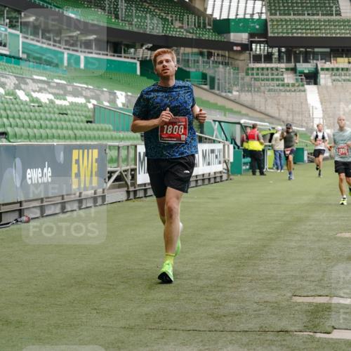 13.09.2026 - 21. swb-Marathon Bremen Michael Burmester http://msf.ph/oto/10436764 13.09.2026 12:39:20 Laufen im Stadion 277, 346, 453, 807, 895, 901, 1118, 1248, 1320, 1323, 1379, 1472, 1508, 1540, 1576, 1587, 1604, 1717, 1751, 1758, 1795, 1800, 1852, 1911, 2049, 2099, 2141, 2352, 2670, 3080, 3606, 3744, 5160, 5163, 5912, 6112, 6630, 7118, 7650, 8077, 8467, 9399, 9522, 9617, 9630, 10034, 13080, 365, 850, 1288, 1550, 1875, 1993, 4232, 7692, 7768, 8075, 13033 meine-sportfotos.de