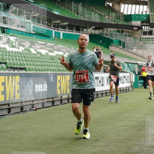 13.09.2026 - 21. swb-Marathon Bremen Michael Burmester http://msf.ph/oto/10436825 13.09.2026 12:39:25 Laufen im Stadion 277, 346, 453, 807, 895, 901, 1118, 1248, 1320, 1323, 1379, 1472, 1508, 1540, 1576, 1587, 1717, 1751, 1758, 1795, 1800, 1852, 1911, 2049, 2099, 2141, 2352, 2670, 3080, 3606, 3744, 5160, 5163, 5912, 6112, 6630, 7118, 7650, 8077, 8467, 9399, 9522, 9617, 9630, 10034, 13080, 365, 850, 1288, 1485, 1550, 1875, 1993, 4232, 7692, 7768, 8075, 13033 meine-sportfotos.de