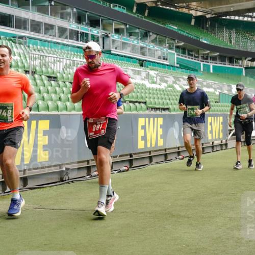 13.09.2026 - 21. swb-Marathon Bremen Michael Burmester http://msf.ph/oto/10436901 13.09.2026 13:05:50 Laufen im Stadion 109, 178, 217, 244, 287, 303, 323, 394, 430, 454, 536, 565, 578, 613, 647, 784, 891, 900, 1073, 1205, 1239, 1243, 1274, 1307, 1308, 1365, 1373, 1380, 1456, 1533, 1574, 1581, 1627, 1656, 1687, 1780, 1823, 1848, 1909, 1914, 1932, 1941, 2023, 2076, 2089, 2126, 2241, 2244, 2265, 2275, 2301, 2310, 2355, 2356, 2393, 2430, 2452, 2464, 2602, 2723, 2742, 2764, 2867, 2872, 2902, 2910, 2919, 2957, 2959, 2985, 3030, 3115, 3217, 3278, 3320, 3343, 3419, 3444, 3485, 3909 meine-sportfotos.de