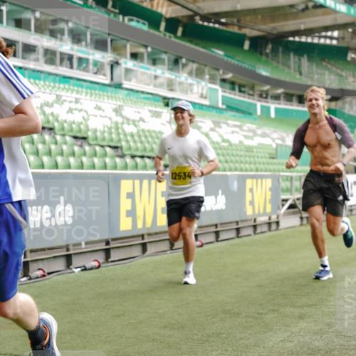 13.09.2026 - 21. swb-Marathon Bremen Michael Burmester http://msf.ph/oto/10437076 13.09.2026 10:26:31 Laufen im Stadion 10096, 10143, 10172, 10210, 10214, 10228, 10231, 10289, 10312, 10318, 10319, 10336, 10342, 10346, 10352, 10398, 10436, 10445, 10447, 10454, 10464, 10489, 10504, 10514, 10536, 10541, 10583, 10628, 10638, 10735, 10742, 10744, 10806, 10807, 10861, 10866, 10873, 10897, 10956, 10987, 10988, 10992, 11015, 11019, 11020, 11060, 11063, 11088, 11108, 11110, 11130, 11135, 11155, 11187, 11193, 11199, 11209, 11232, 11279, 11312, 11447 meine-sportfotos.de