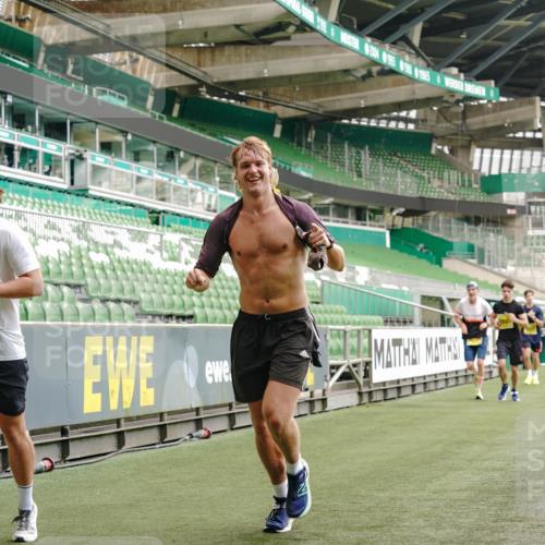 13.09.2026 - 21. swb-Marathon Bremen Michael Burmester http://msf.ph/oto/10437100 13.09.2026 10:26:32 Laufen im Stadion 10096, 10143, 10172, 10210, 10214, 10228, 10231, 10289, 10310, 10312, 10318, 10319, 10336, 10342, 10346, 10352, 10398, 10436, 10445, 10447, 10454, 10464, 10489, 10504, 10514, 10536, 10541, 10583, 10628, 10638, 10735, 10742, 10744, 10806, 10807, 10861, 10866, 10873, 10897, 10956, 10987, 10988, 10992, 11015, 11019, 11020, 11060, 11063, 11088, 11108, 11110, 11130, 11135, 11155, 11187, 11193, 11199, 11209, 11232, 11279, 11312, 11447 meine-sportfotos.de