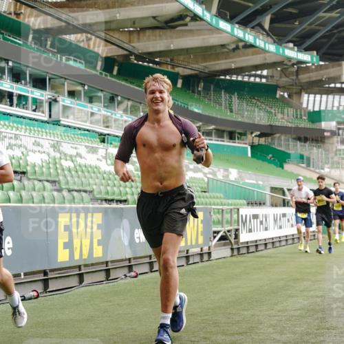 13.09.2026 - 21. swb-Marathon Bremen Michael Burmester http://msf.ph/oto/10437113 13.09.2026 10:26:32 Laufen im Stadion 10096, 10143, 10172, 10210, 10214, 10228, 10231, 10289, 10310, 10312, 10318, 10319, 10336, 10342, 10346, 10352, 10398, 10436, 10445, 10447, 10454, 10464, 10489, 10504, 10514, 10536, 10541, 10583, 10628, 10638, 10735, 10742, 10744, 10806, 10807, 10861, 10866, 10873, 10897, 10956, 10987, 10988, 10992, 11015, 11019, 11020, 11060, 11063, 11088, 11108, 11110, 11130, 11135, 11155, 11187, 11193, 11199, 11209, 11232, 11279, 11312, 11447 meine-sportfotos.de