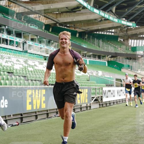 13.09.2026 - 21. swb-Marathon Bremen Michael Burmester http://msf.ph/oto/10437129 13.09.2026 10:26:32 Laufen im Stadion 10096, 10143, 10172, 10210, 10214, 10228, 10231, 10289, 10310, 10312, 10318, 10319, 10336, 10342, 10346, 10352, 10398, 10436, 10445, 10447, 10454, 10464, 10489, 10504, 10514, 10536, 10541, 10583, 10628, 10638, 10735, 10742, 10744, 10806, 10807, 10861, 10866, 10873, 10897, 10956, 10987, 10988, 10992, 11015, 11019, 11020, 11060, 11063, 11088, 11108, 11110, 11130, 11135, 11155, 11187, 11193, 11199, 11209, 11232, 11279, 11312, 11447 meine-sportfotos.de