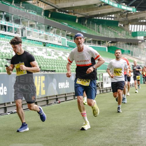 13.09.2026 - 21. swb-Marathon Bremen Michael Burmester http://msf.ph/oto/10437368 13.09.2026 10:26:38 Laufen im Stadion 10096, 10142, 10143, 10172, 10210, 10214, 10228, 10231, 10269, 10289, 10310, 10312, 10318, 10319, 10342, 10346, 10352, 10398, 10436, 10445, 10447, 10454, 10464, 10489, 10504, 10514, 10536, 10541, 10566, 10583, 10628, 10638, 10735, 10742, 10744, 10806, 10807, 10861, 10866, 10873, 10897, 10898, 10956, 10987, 10988, 10992, 11015, 11019, 11020, 11060, 11063, 11088, 11108, 11110, 11130, 11135, 11155, 11187, 11193, 11199, 11209, 11232, 11279, 11312, 11447 meine-sportfotos.de