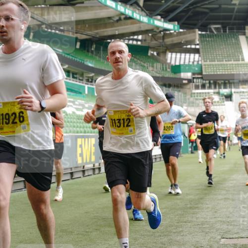 13.09.2026 - 21. swb-Marathon Bremen Michael Burmester http://msf.ph/oto/10437559 13.09.2026 10:26:41 Laufen im Stadion 10096, 10142, 10143, 10172, 10210, 10214, 10228, 10231, 10269, 10289, 10310, 10312, 10318, 10319, 10342, 10346, 10352, 10398, 10436, 10445, 10447, 10454, 10464, 10489, 10504, 10514, 10536, 10541, 10566, 10583, 10628, 10638, 10735, 10742, 10744, 10806, 10807, 10866, 10873, 10897, 10898, 10956, 10987, 10988, 10992, 11015, 11019, 11020, 11060, 11063, 11088, 11108, 11110, 11130, 11135, 11148, 11155, 11187, 11193, 11199, 11209, 11232, 11279, 11312, 11447 meine-sportfotos.de