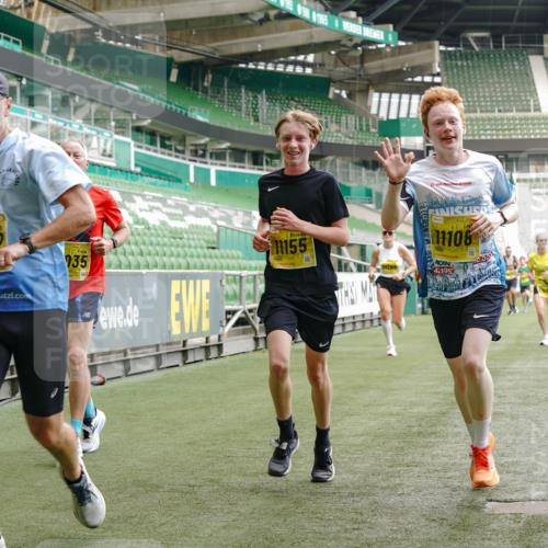 13.09.2026 - 21. swb-Marathon Bremen Michael Burmester http://msf.ph/oto/10437700 13.09.2026 10:26:43 Laufen im Stadion 10096, 10142, 10143, 10172, 10210, 10214, 10228, 10231, 10269, 10289, 10310, 10312, 10318, 10319, 10342, 10346, 10352, 10398, 10436, 10445, 10447, 10454, 10464, 10489, 10504, 10514, 10536, 10541, 10566, 10583, 10628, 10638, 10735, 10742, 10744, 10806, 10807, 10866, 10873, 10897, 10898, 10956, 10987, 10988, 10992, 11015, 11019, 11020, 11060, 11063, 11088, 11108, 11110, 11130, 11135, 11148, 11155, 11187, 11193, 11199, 11209, 11232, 11279, 11312, 11447 meine-sportfotos.de