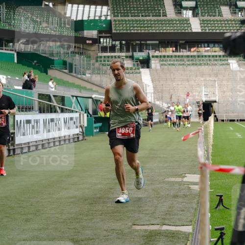13.09.2026 - 21. swb-Marathon Bremen Michael Burmester http://msf.ph/oto/10437772 13.09.2026 12:40:16 Laufen im Stadion 126, 371, 453, 603, 640, 650, 671, 735, 744, 807, 862, 912, 1136, 1248, 1336, 1379, 1381, 1472, 1508, 1540, 1571, 1576, 1587, 1717, 1751, 1758, 1795, 1800, 1852, 1860, 1901, 1930, 1950, 2049, 2099, 3744, 4381, 4936, 5163, 5912, 6201, 6630, 7118, 7671, 8467, 9329, 9630, 10034, 13080, 13224, 365, 466, 658, 850, 1090, 1288, 1385, 1485, 1583, 1754, 1993, 2073, 2585, 3617, 7244, 7692, 7768, 8075, 8729, 13033 meine-sportfotos.de