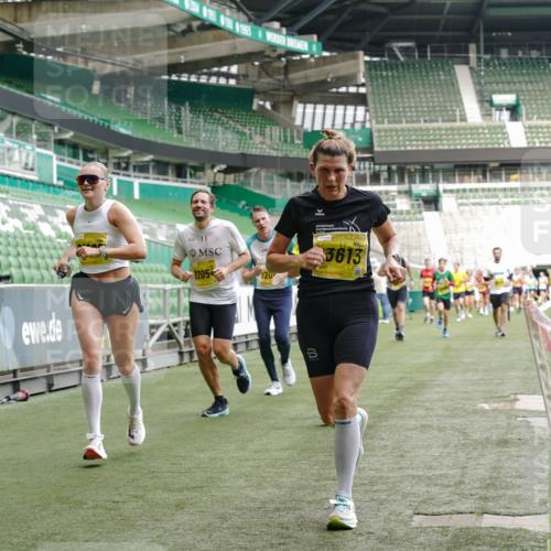 13.09.2026 - 21. swb-Marathon Bremen Michael Burmester http://msf.ph/oto/10437857 13.09.2026 10:26:47 Laufen im Stadion 10096, 10142, 10172, 10210, 10214, 10228, 10231, 10269, 10289, 10310, 10312, 10318, 10319, 10342, 10346, 10352, 10398, 10436, 10445, 10447, 10454, 10464, 10489, 10504, 10514, 10536, 10541, 10566, 10583, 10628, 10638, 10735, 10742, 10744, 10806, 10807, 10866, 10873, 10897, 10898, 10956, 10987, 10988, 10992, 11015, 11019, 11020, 11060, 11063, 11088, 11108, 11110, 11130, 11135, 11148, 11155, 11187, 11193, 11199, 11209, 11232, 11279, 11312, 11447 meine-sportfotos.de