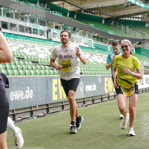 13.09.2026 - 21. swb-Marathon Bremen Michael Burmester http://msf.ph/oto/10437918 13.09.2026 10:26:49 Laufen im Stadion 10096, 10142, 10172, 10210, 10214, 10228, 10231, 10269, 10289, 10310, 10312, 10318, 10319, 10342, 10346, 10352, 10398, 10436, 10445, 10447, 10454, 10464, 10489, 10504, 10514, 10536, 10541, 10566, 10583, 10628, 10638, 10735, 10742, 10744, 10806, 10807, 10866, 10873, 10897, 10898, 10956, 10987, 10988, 10992, 11015, 11019, 11020, 11060, 11063, 11088, 11108, 11110, 11130, 11135, 11148, 11155, 11187, 11193, 11199, 11209, 11232, 11279, 11312, 11447 meine-sportfotos.de