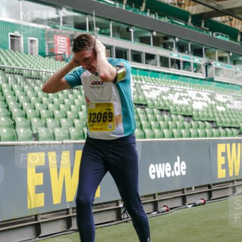 13.09.2026 - 21. swb-Marathon Bremen Michael Burmester http://msf.ph/oto/10438017 13.09.2026 10:26:51 Laufen im Stadion 10096, 10142, 10172, 10210, 10214, 10228, 10231, 10269, 10289, 10310, 10312, 10318, 10319, 10342, 10346, 10352, 10398, 10436, 10445, 10447, 10454, 10464, 10489, 10504, 10514, 10536, 10541, 10566, 10583, 10628, 10638, 10735, 10742, 10744, 10806, 10807, 10860, 10866, 10873, 10897, 10898, 10956, 10987, 10992, 11015, 11019, 11020, 11060, 11063, 11088, 11108, 11110, 11130, 11135, 11148, 11155, 11187, 11193, 11199, 11209, 11232, 11279, 11312, 11447 meine-sportfotos.de