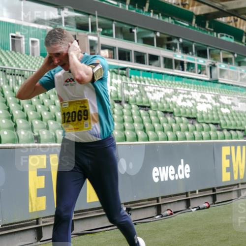 13.09.2026 - 21. swb-Marathon Bremen Michael Burmester http://msf.ph/oto/10438037 13.09.2026 10:26:51 Laufen im Stadion 10096, 10142, 10172, 10210, 10214, 10228, 10231, 10269, 10289, 10310, 10312, 10318, 10319, 10342, 10346, 10352, 10398, 10436, 10445, 10447, 10454, 10464, 10489, 10504, 10514, 10536, 10541, 10566, 10583, 10628, 10638, 10735, 10742, 10744, 10806, 10807, 10860, 10866, 10873, 10897, 10898, 10956, 10987, 10992, 11015, 11019, 11020, 11060, 11063, 11088, 11108, 11110, 11130, 11135, 11148, 11155, 11187, 11193, 11199, 11209, 11232, 11279, 11312, 11447 meine-sportfotos.de